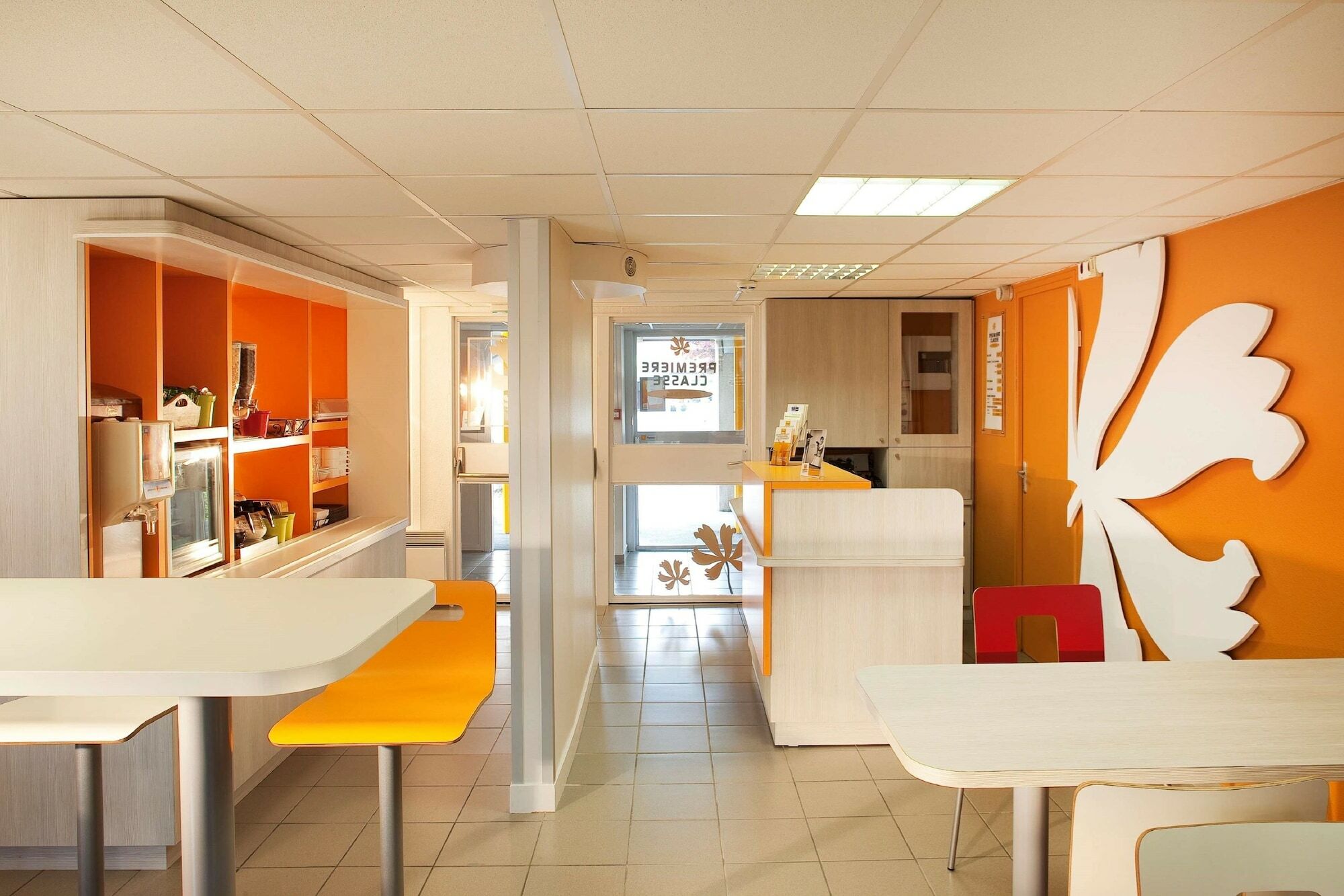 Premiere Classe Valenciennes Ouest Petite Foret Buitenkant foto