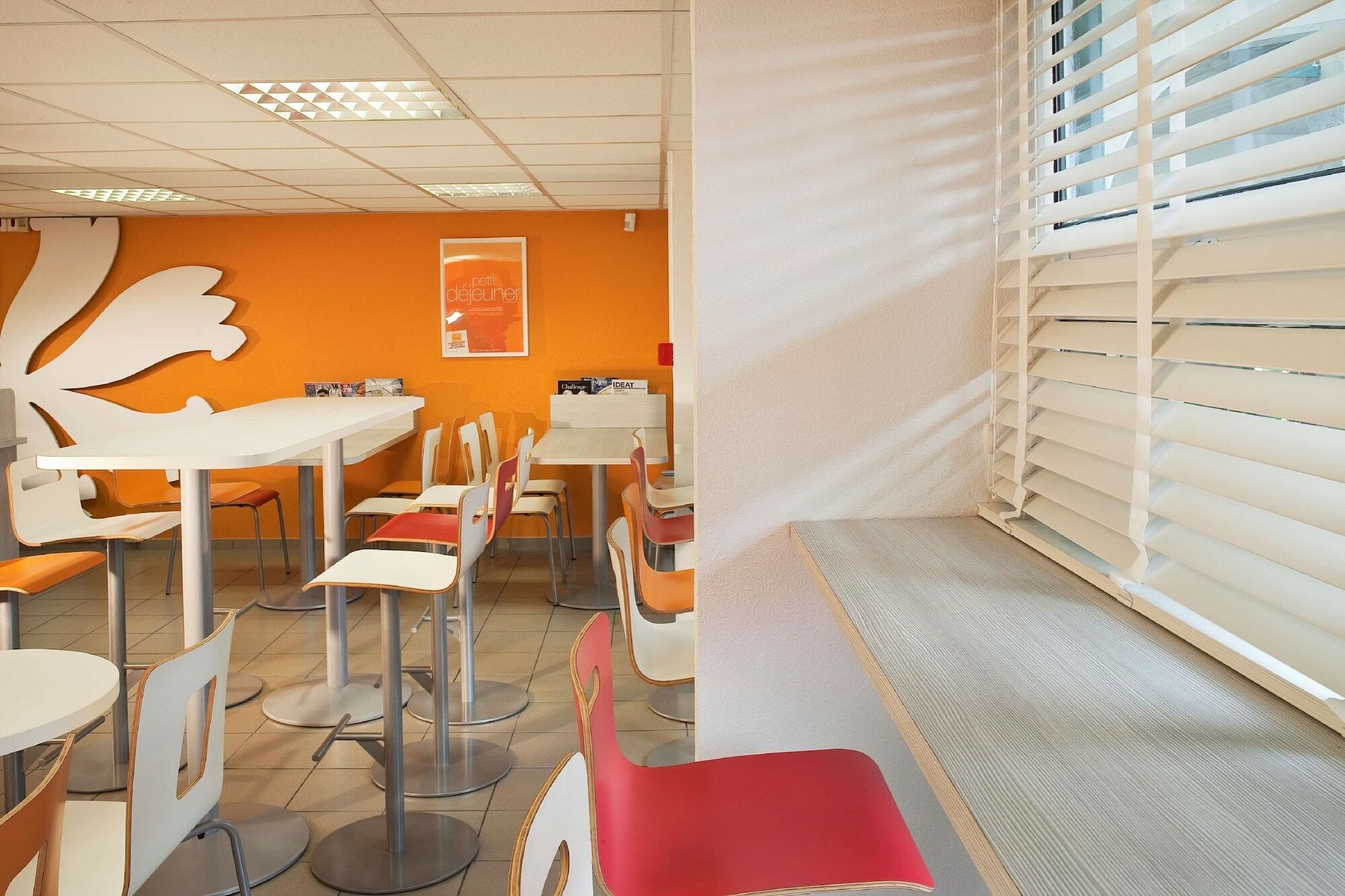 Premiere Classe Valenciennes Ouest Petite Foret Buitenkant foto